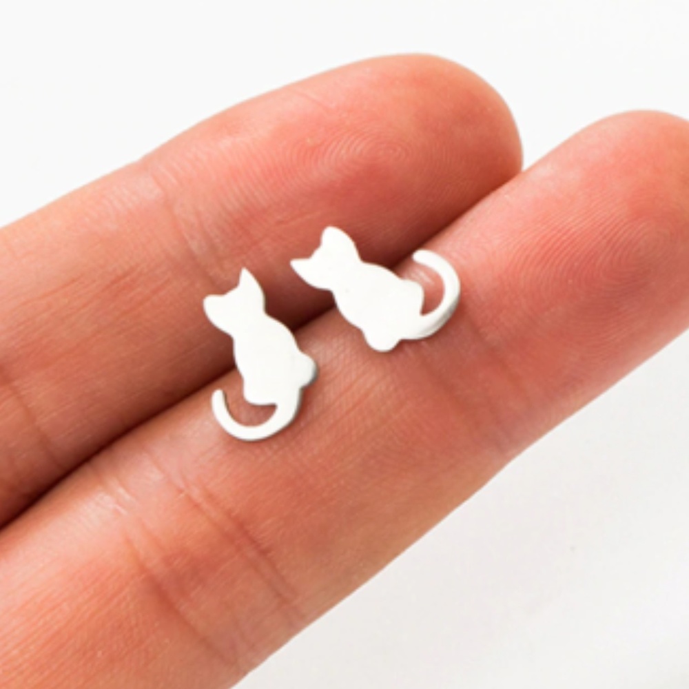 Adorable Silver Kitten Stud Earrings!